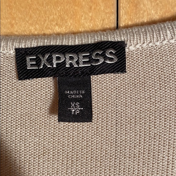 EXPRESS - Picture 3 of 4